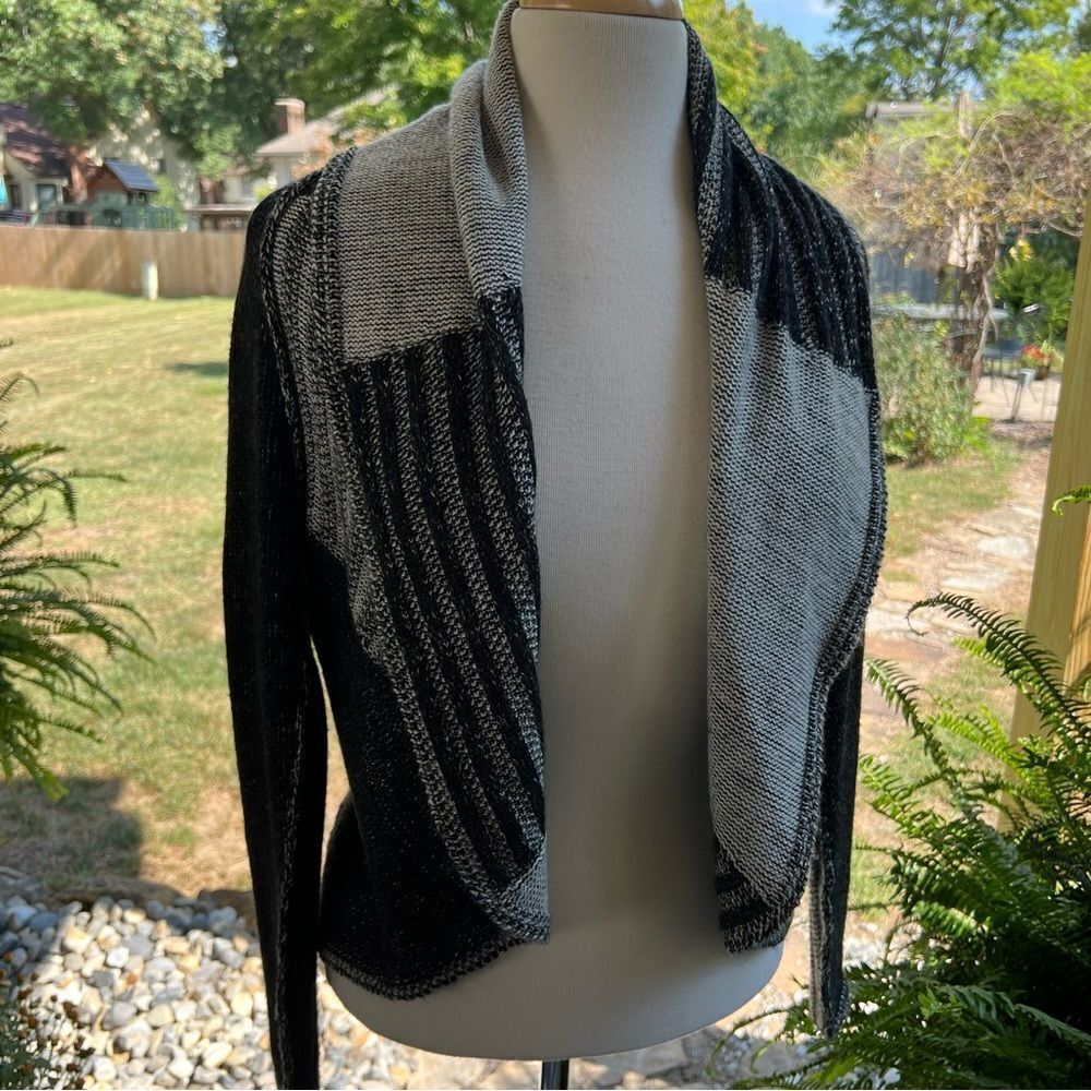 Cabi Cardigan Sweater Wrap Black & Gray Block Print Pattern size Small